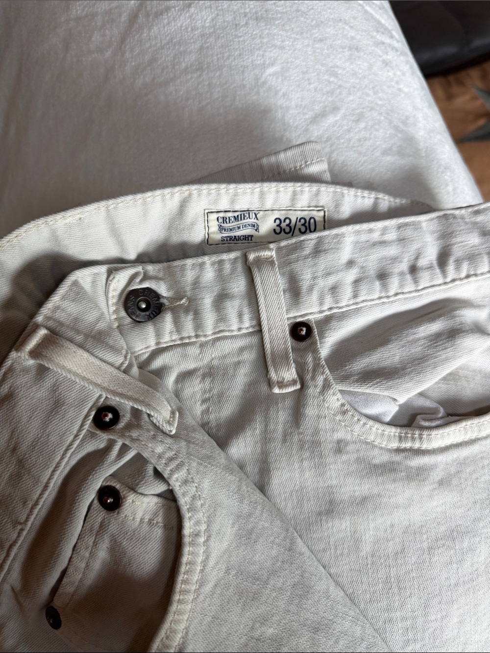 CREMIEUX Straight Fit Jeans in Cream 33x30